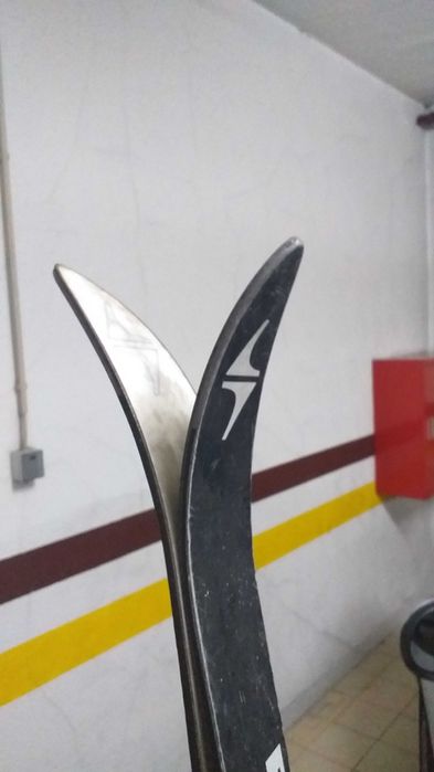 Vendo 3 pares de skis em conjunto ou em separado