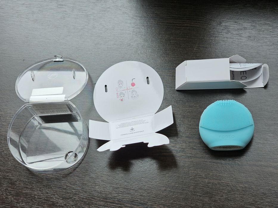 Нова косметична електрощітка для обличчя FOREO Luna play smart 2