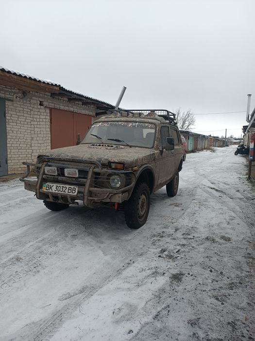 Продам по ТП Ваз 2121 машина потребує косметичного ремонту, є місця які треба підварити. Можливий обмін на мінітрактор.