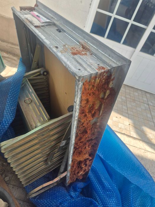 Escada de sótão metálica