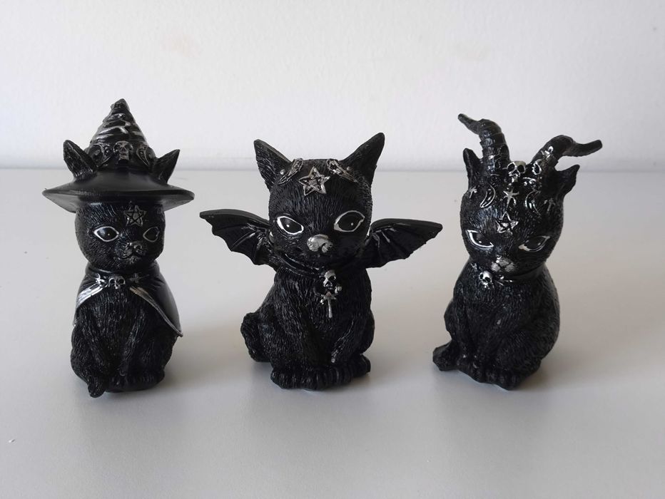 3 Gatos Bruxos -