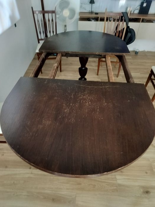 Mesa extensível em madeira maciça