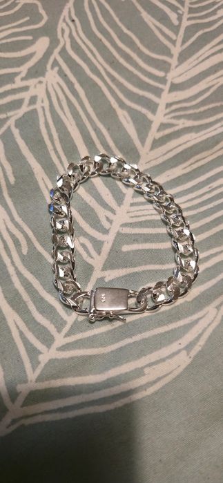 Vendo pulseira em prata genuína.