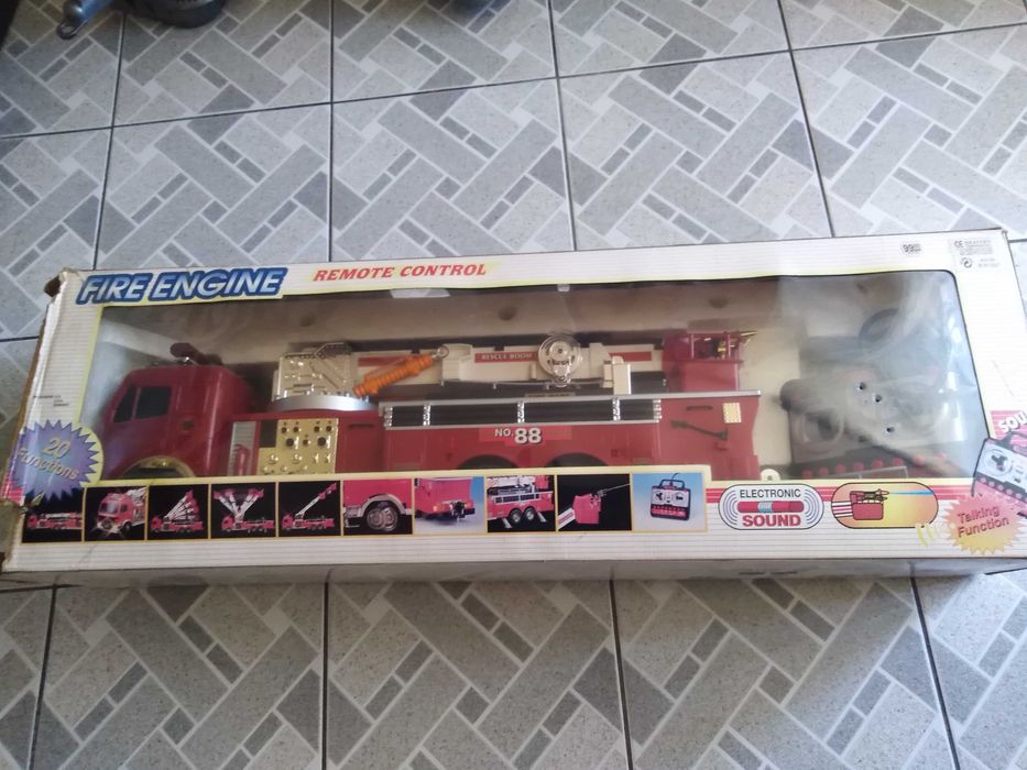 DUŻY wóz strażacki z 20 funkcjami