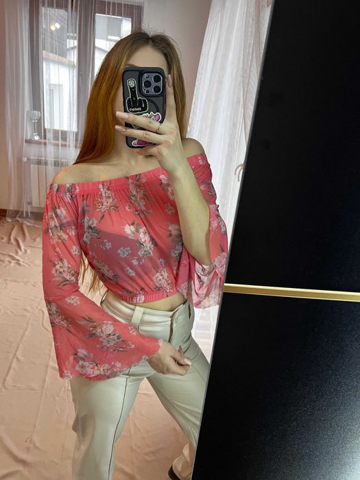 Bluzka szerokie rękawy krótka w kwiaty New Look S/M różowa hiszpanka