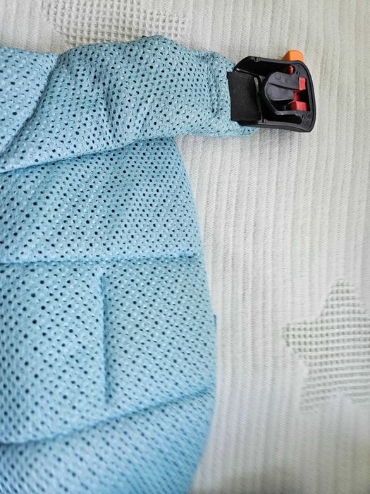 Marsúpio BabybjornCarrier One Azul Claro em excelente estado