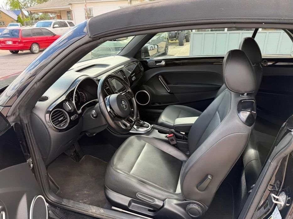 Volkswagen Beetle Dune Convertible      2017