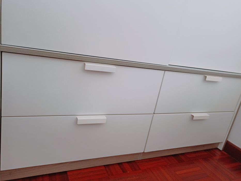 Roupeiro Trysil branco (Ikea)