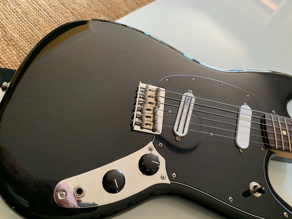 Guitarra Fender Mustang Player II