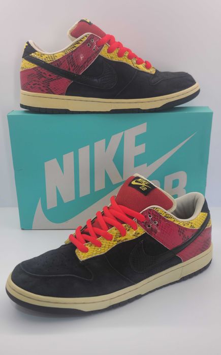 Nike SB Dunk Low Coral Snake