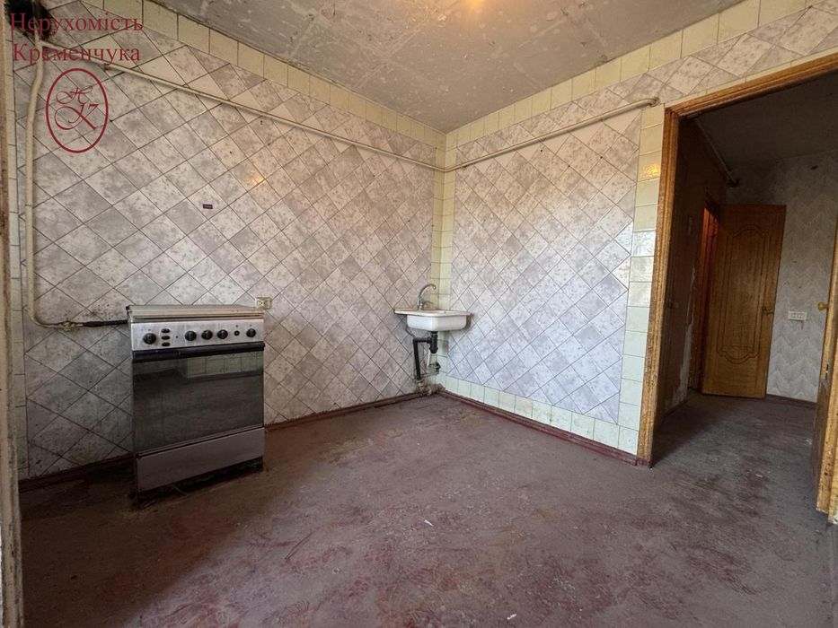 Квартира з гарним плануванням, під Ваш ремонт.