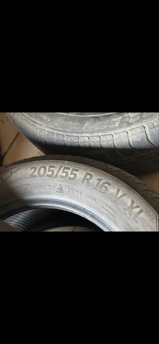 Продам 2 шини 205 55 16 в дуже гарному стані рік 2018 Continentall