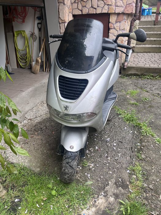Skuter caly na czesci  peugeot elyseo 50