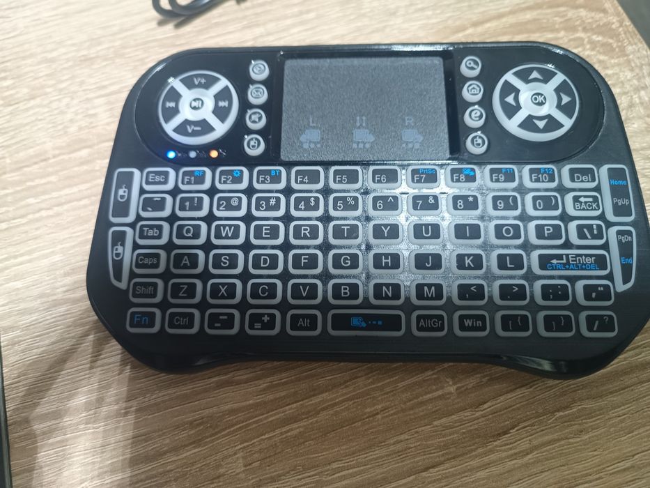 Mini klawiatura 2.4G Bluetooth Android / TV / PC z panelem dotykowym