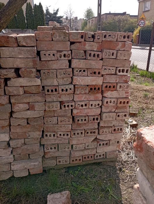 Cegła dziurawka z rozbiórki