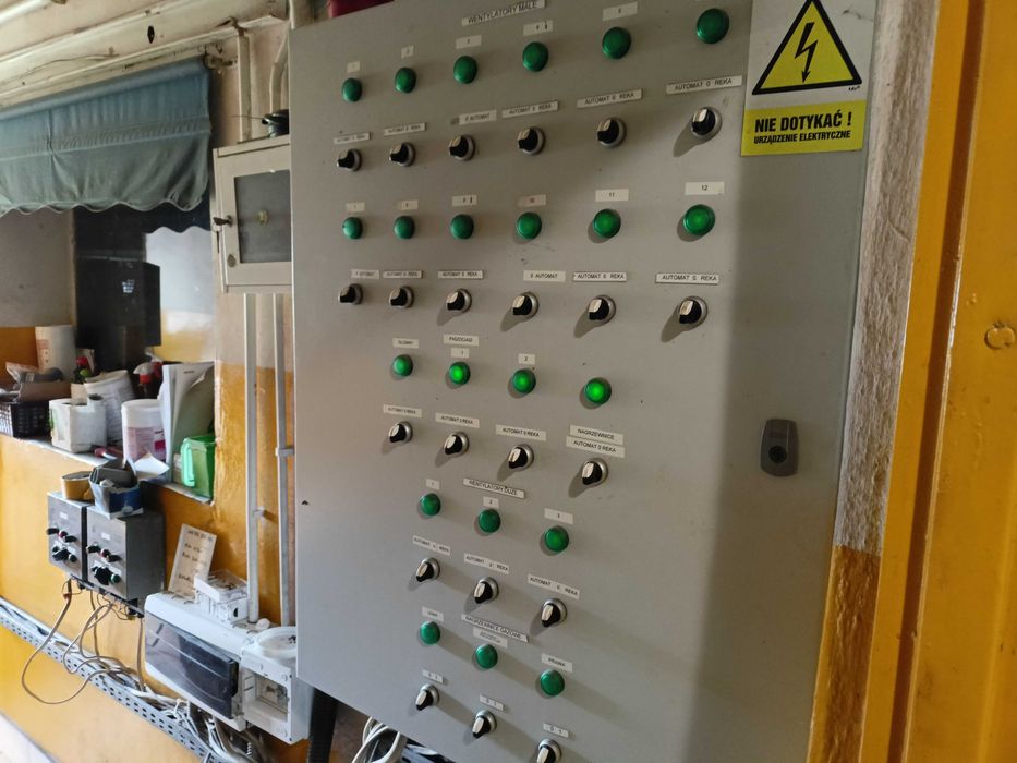 Sprzedam Kurnik Magazyn Hale Stadnina z dużą działka przy A18