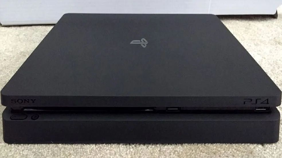 PlayStation 4 Slim
