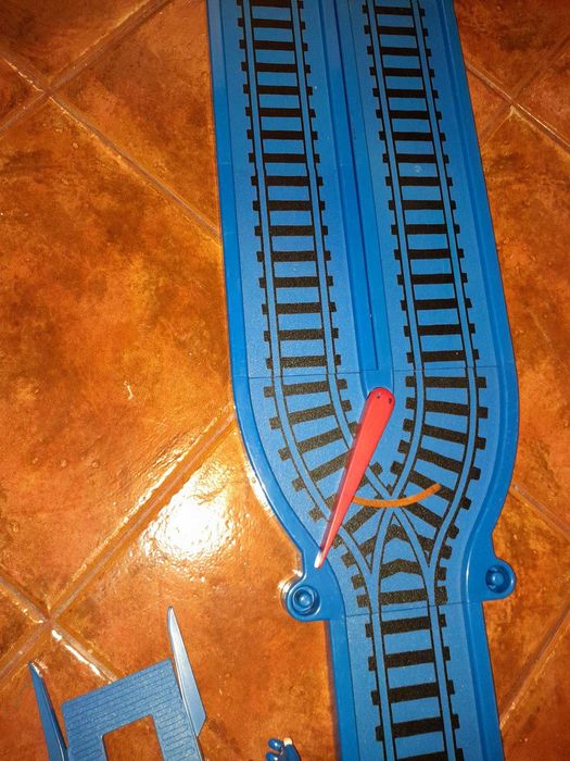 Bonecos e pista de comboio da Struxi dos anos 80