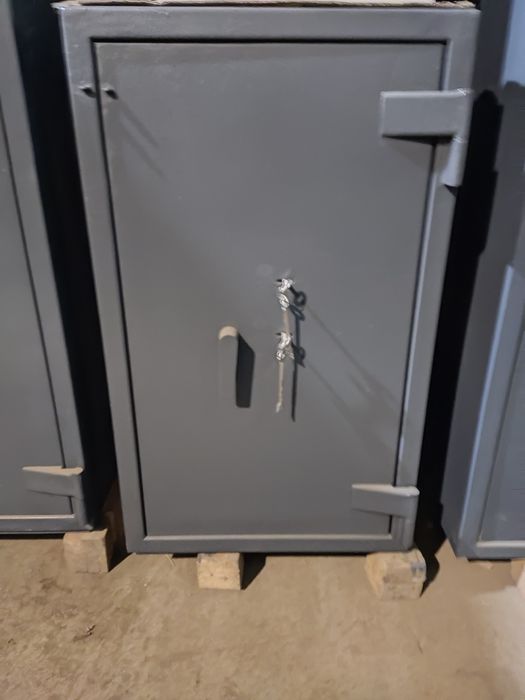 Сейф  б.у зламостійкий банківський CL III.100.K.K