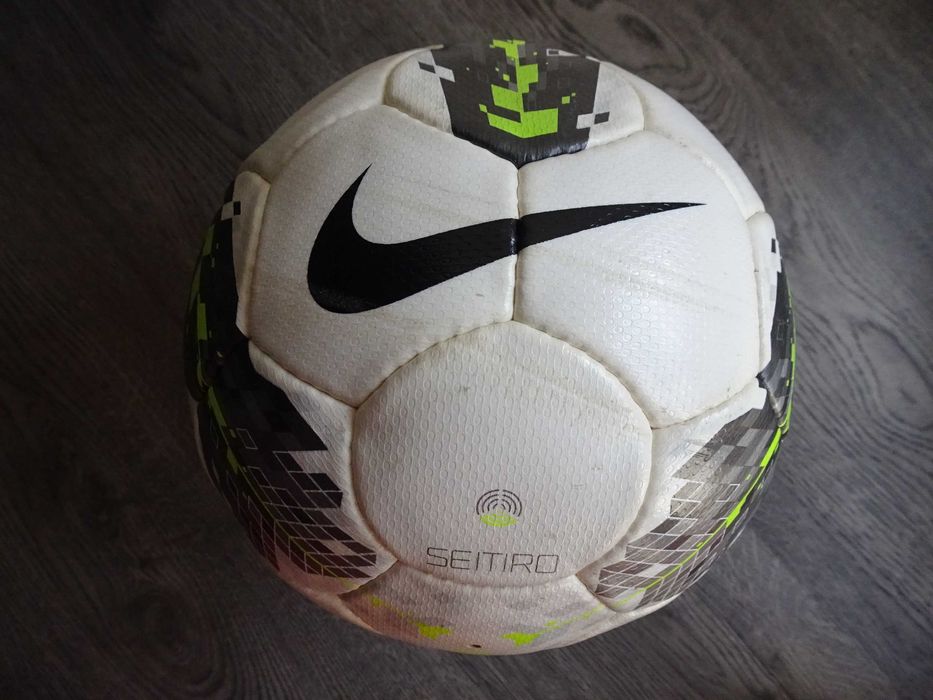 Bola futebol de jogo match ball 2011 Nike Seitiro