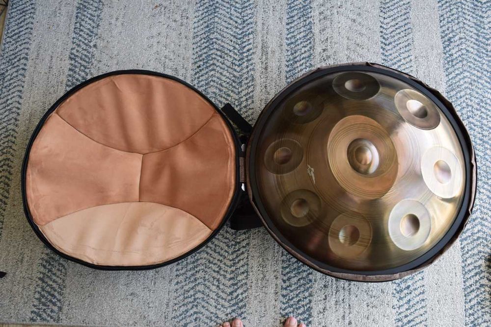 UGUR D Celtic minor 9 handpan padrão de manchas douradas com saco