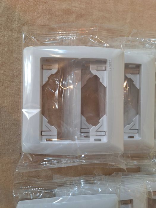 Espelhos de Interruptor Efapel - ref. 70910 TBR