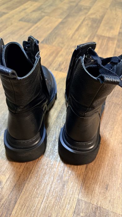 Кожаные ботинки размер 38