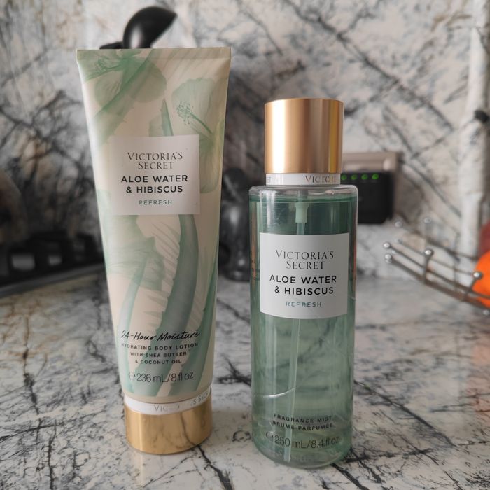 Парфюмированный набор Victoria's Secret Aloe Water & Hibiscus Refresh.