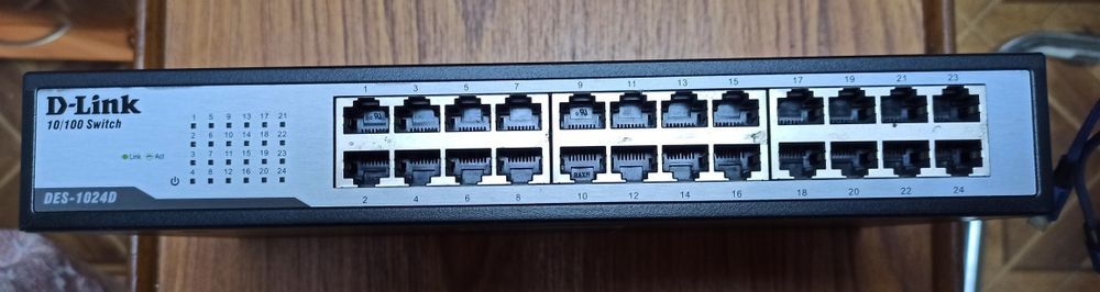 Коммутатор D-Link DES-1024D
