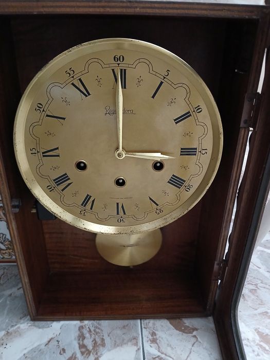 Wall Clock435905666147962883