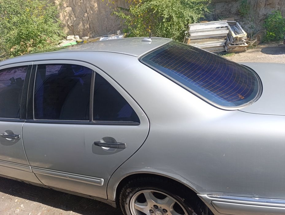 Мерседес w210 e 430 1999, m113, 4.3. Газ/бензин.