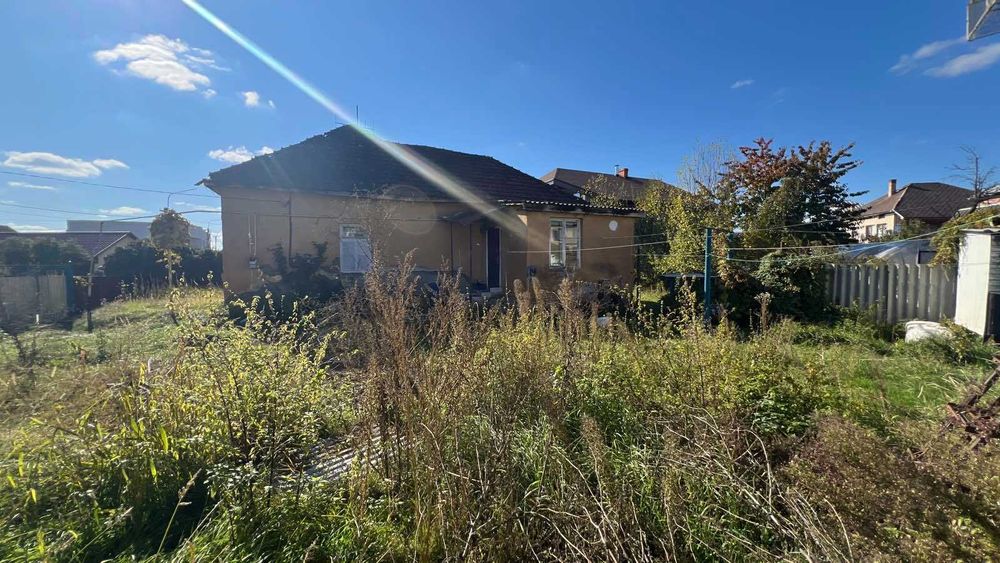 Житловий дім, з ДІЛЯНКОЮ в "Росвигово"м. Мукачево