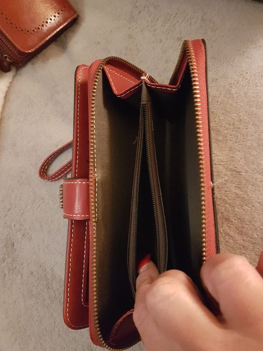 Carteira vermelha nova
