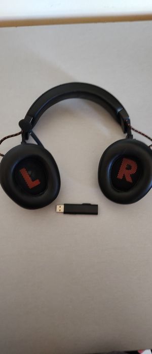 Fones JBL Quantum 600