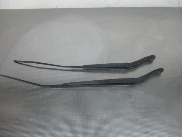 Haste / braço de escova limpa vidros frente direita RENAULT Megane III