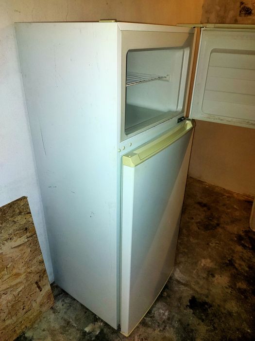 Frigorífico a funcionar perfeitamente.
Não aceito pagamento online e d