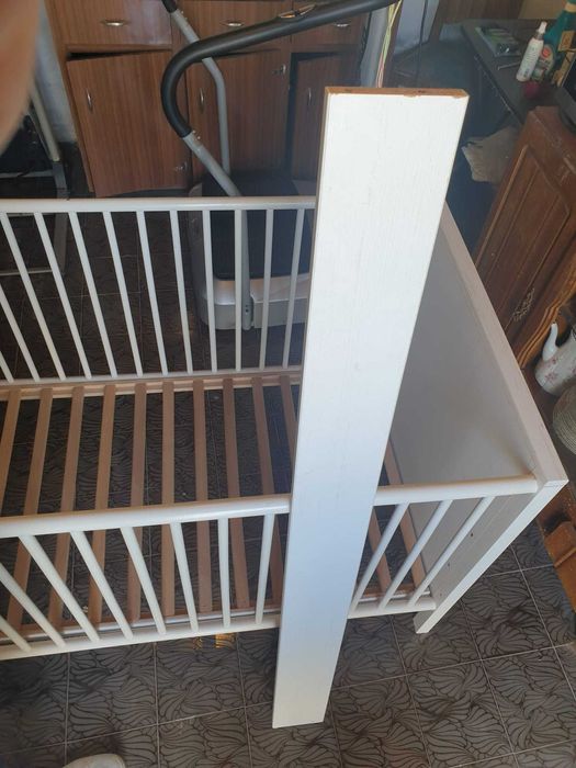 Berço com sinais de uso