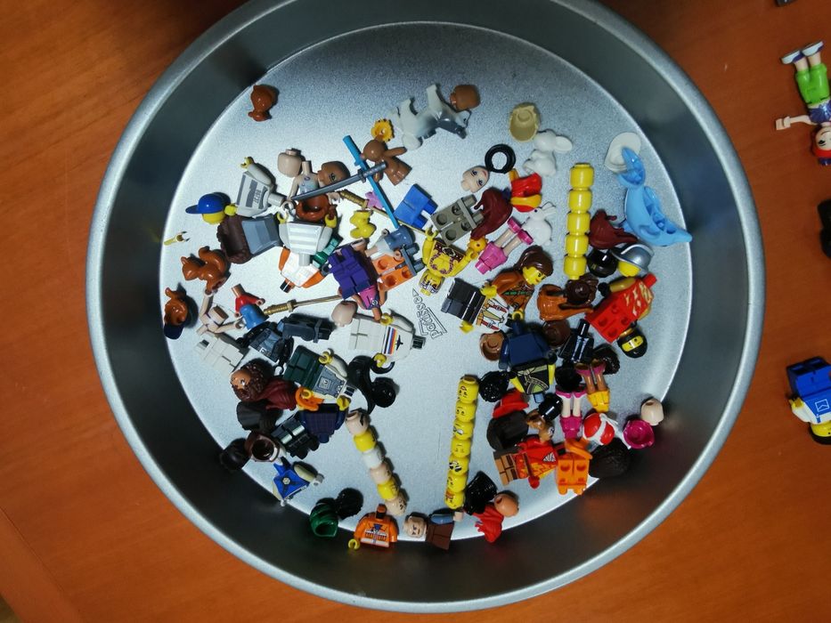 Lego minifiguras e acessorios