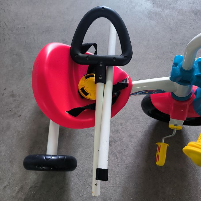 Triciclo Chicco  em bom estado - só recolha, não faço envio