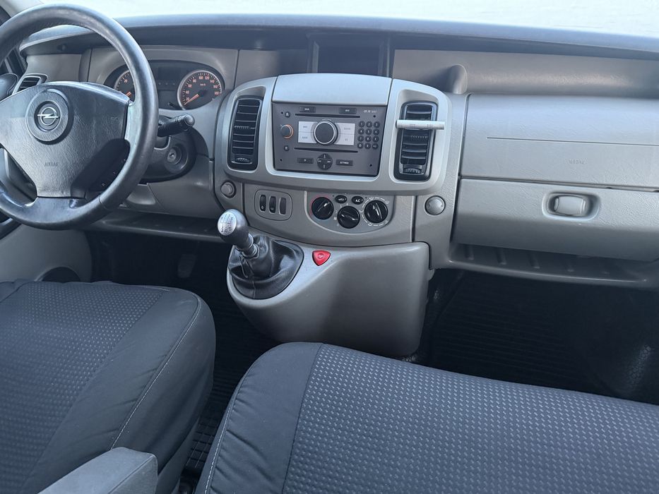 Opel Vivaro 2.5 2008р