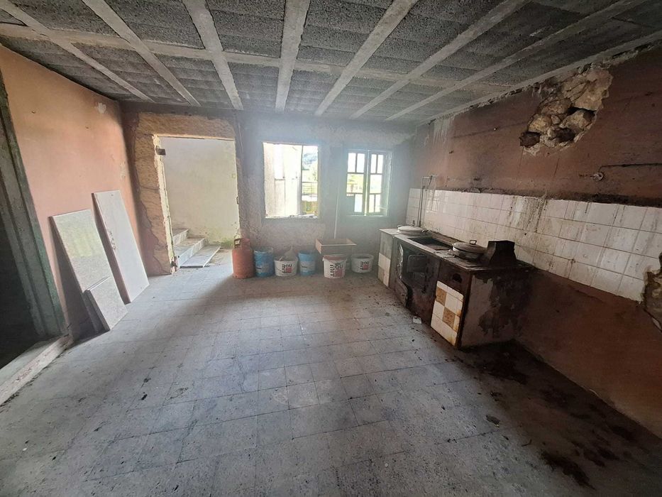 Moradia para Reconstrução – Excelente Oportunidade de Investimento