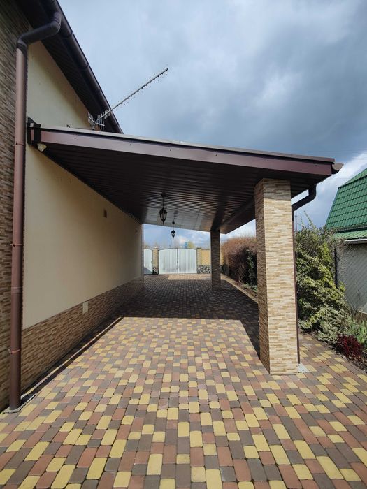 Продаж сучасного заміського будинку з виходом до річки Вільшанка!