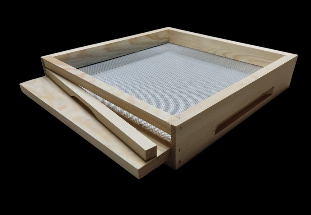 Dennica Wielkopolska higieniczna osiatkowana drewniana