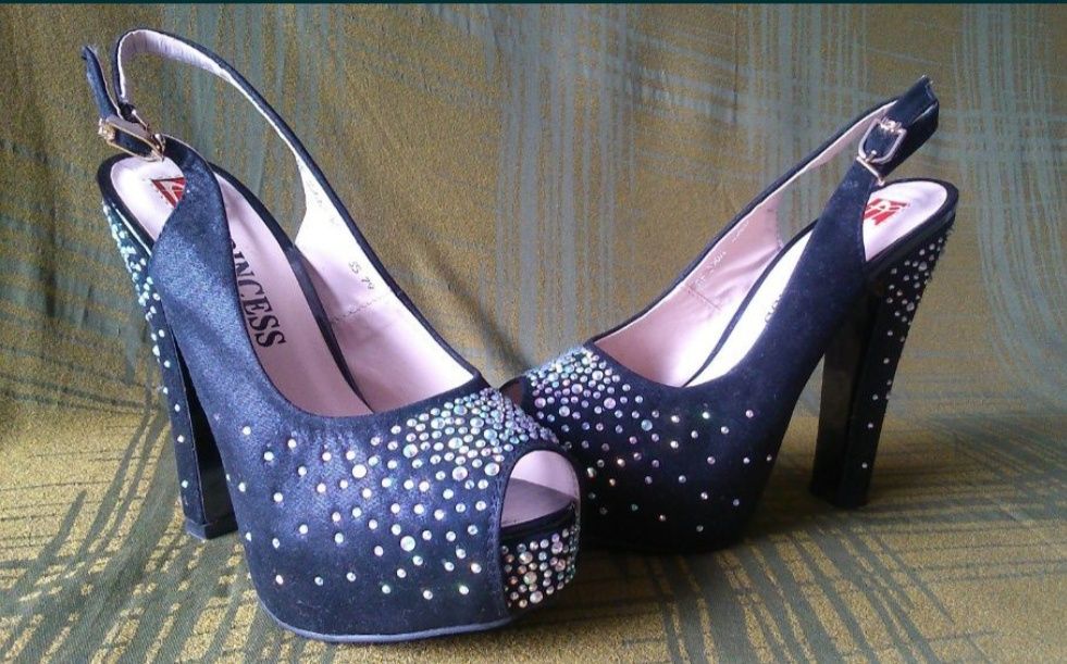 Шкільний випускний