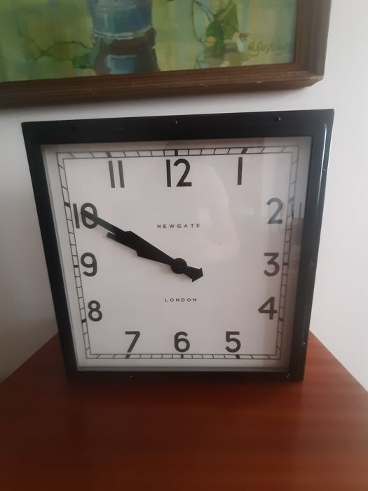 The QUAD Newgate London zegar ścienny loft