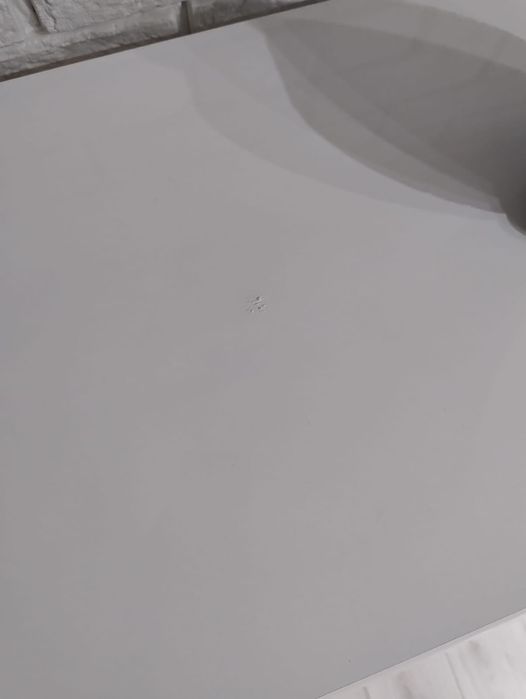 Biała komoda połysk podświetlenie