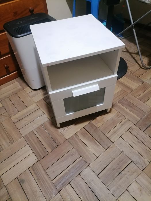 Mesa de cabeceira IKEA