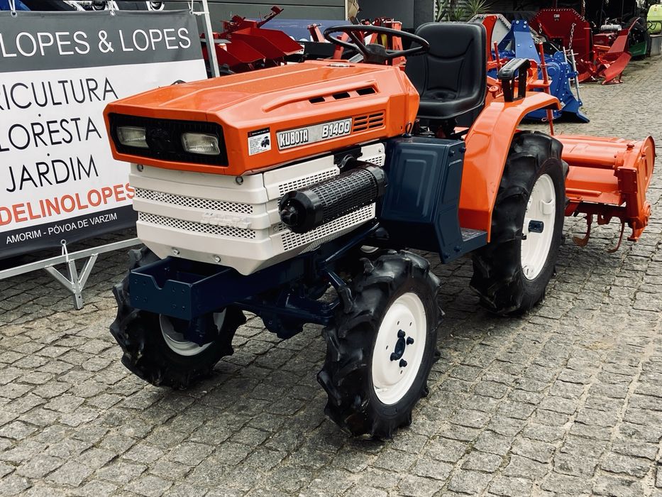 Tractor kubota tração 4 rodas com fresa
