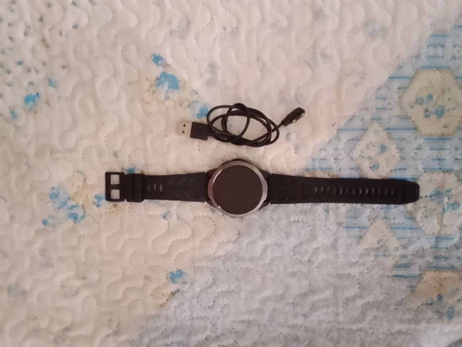 Smartwatch. D.  F.  !