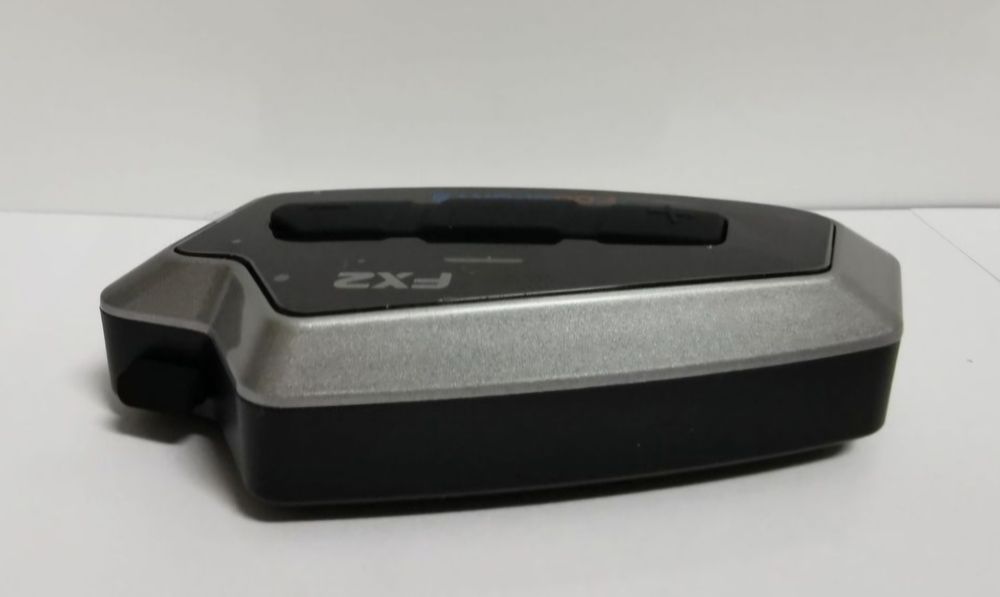 2- Auriculares/ Intercomunicadores Bluetooth C/ Rádio/ Motard ( NOVO )